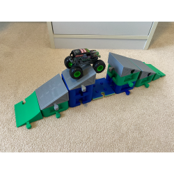 Hot Wheels Monster Truck Straight Stackable Ramps